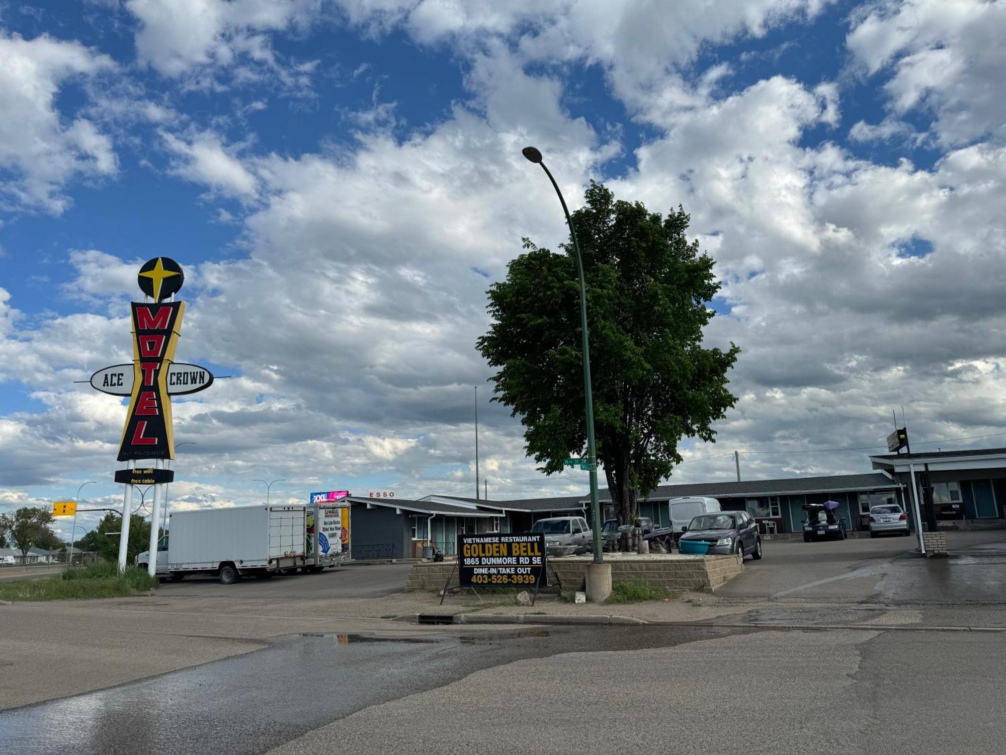Ace Crown Motel Medicine Hat Exterior foto