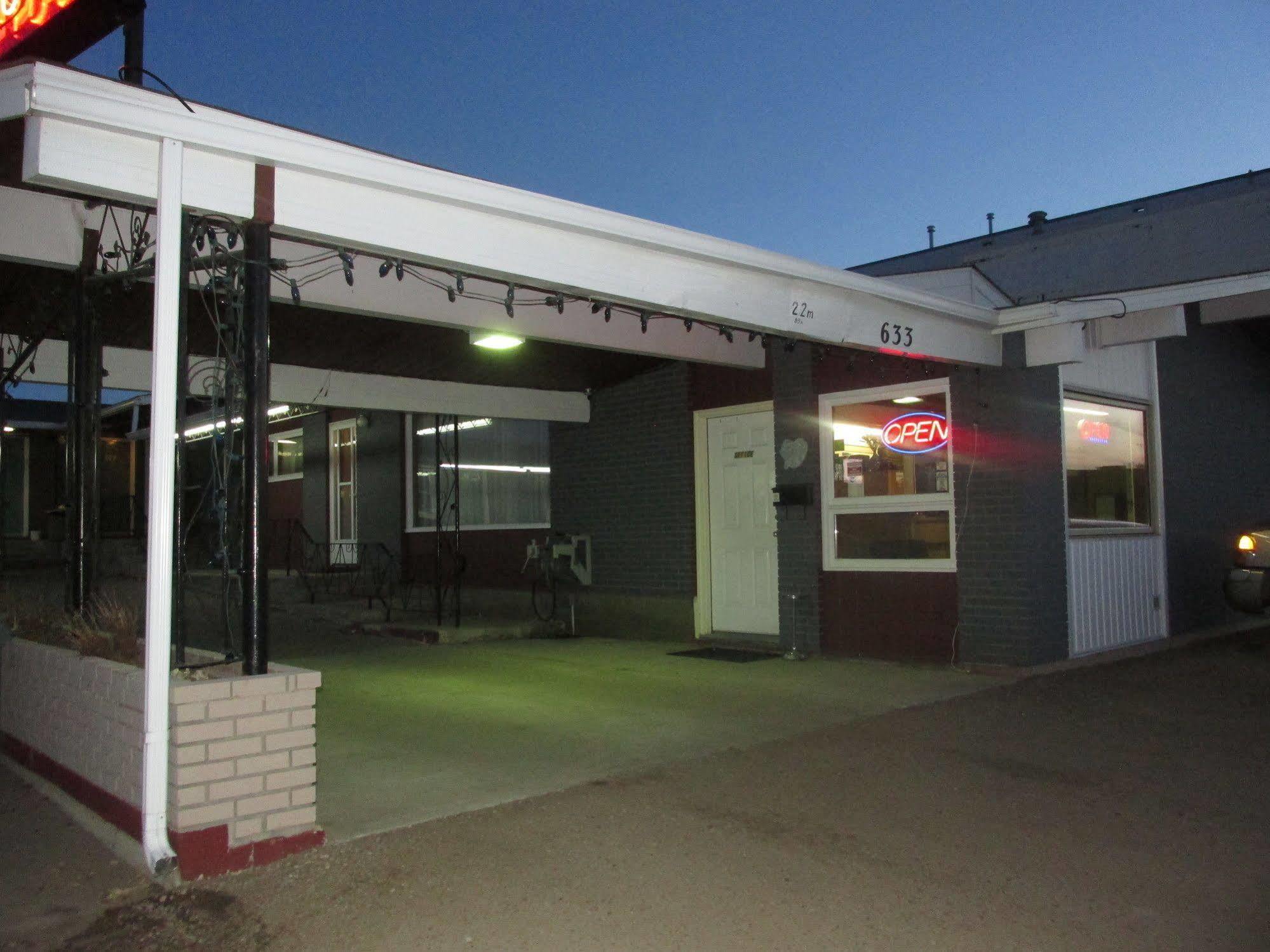 Ace Crown Motel Medicine Hat Exterior foto