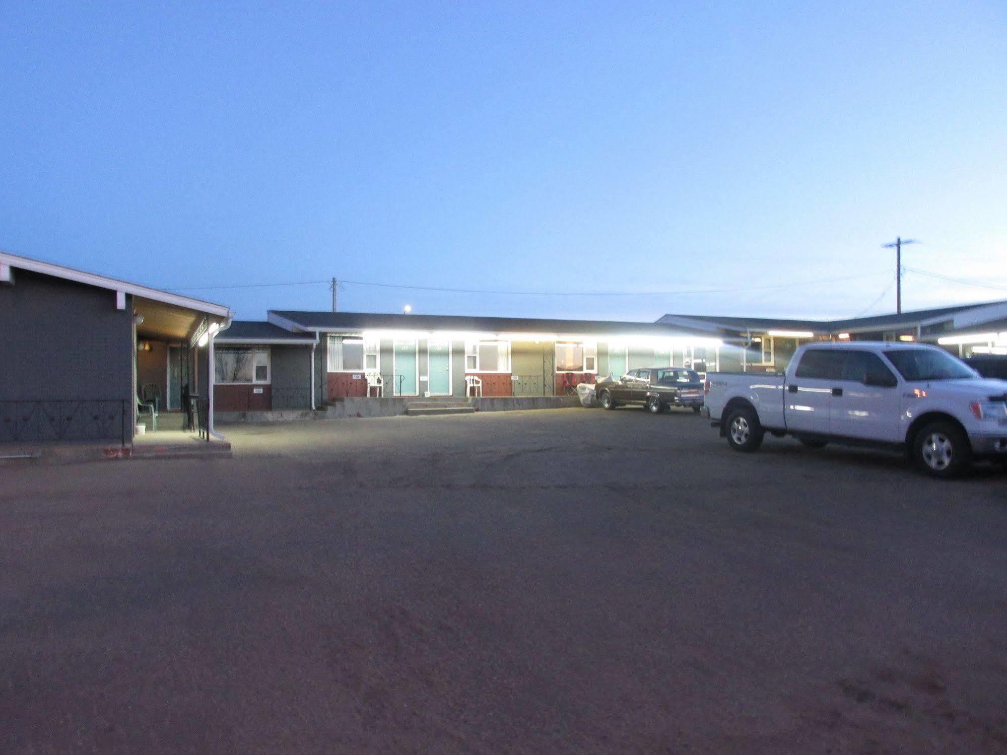 Ace Crown Motel Medicine Hat Exterior foto